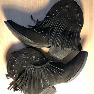 Very Volatile Los Angeles Cow Girl Booties Size 9